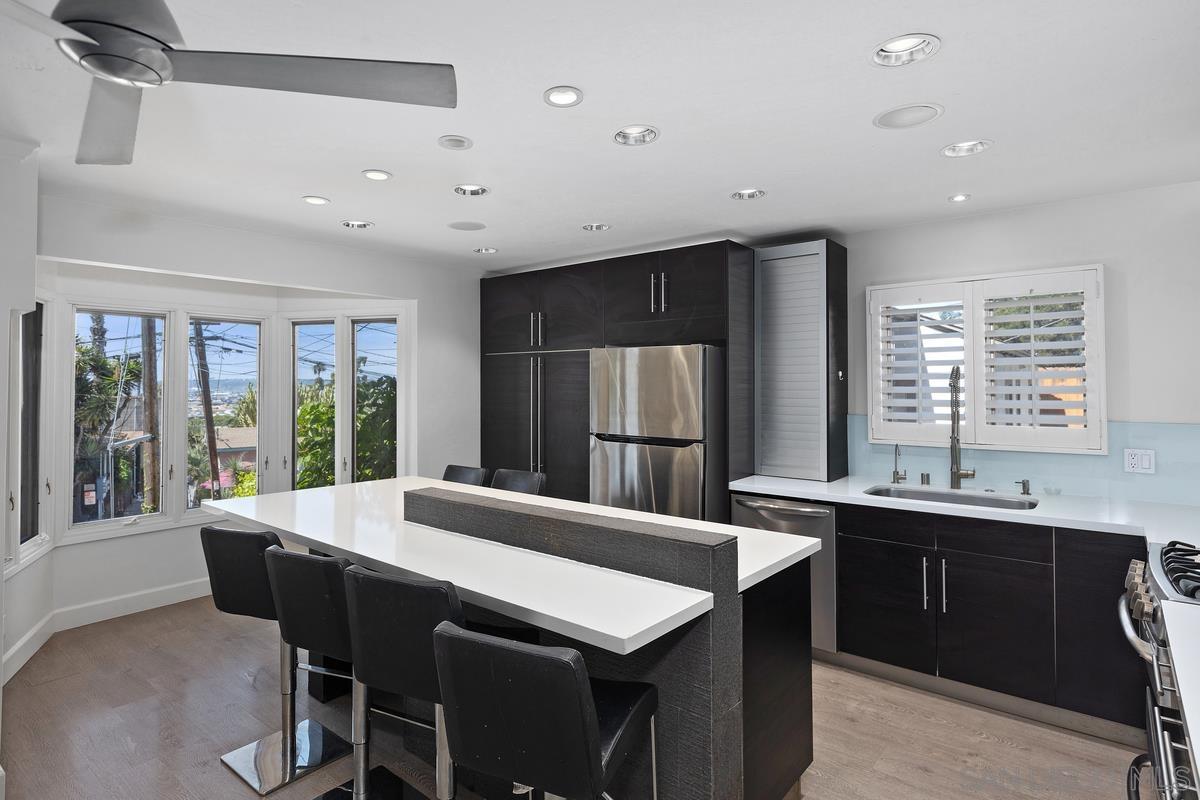 Detail Gallery Image 6 of 29 For 3715  Columbia St, San Diego,  CA 92103 - 3 Beds | 2/1 Baths