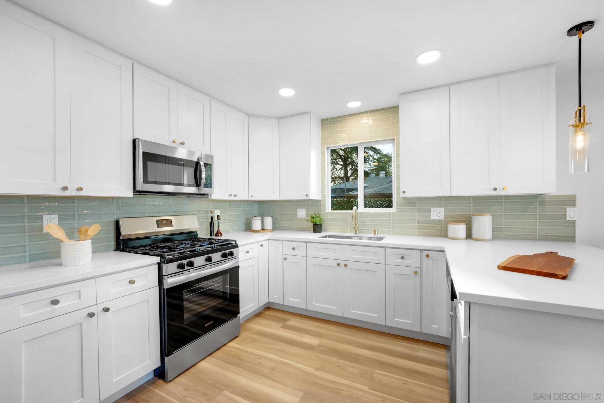 Detail Gallery Image 11 of 30 For 4509  Manitou Way, San Diego,  CA 92117 - 3 Beds | 2 Baths