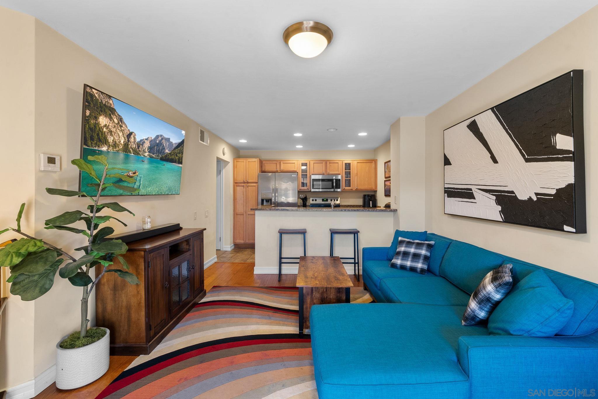 Detail Gallery Image 2 of 21 For 15273  Maturin Dr 28, San Diego,  CA 92127 - 1 Beds | 1 Baths