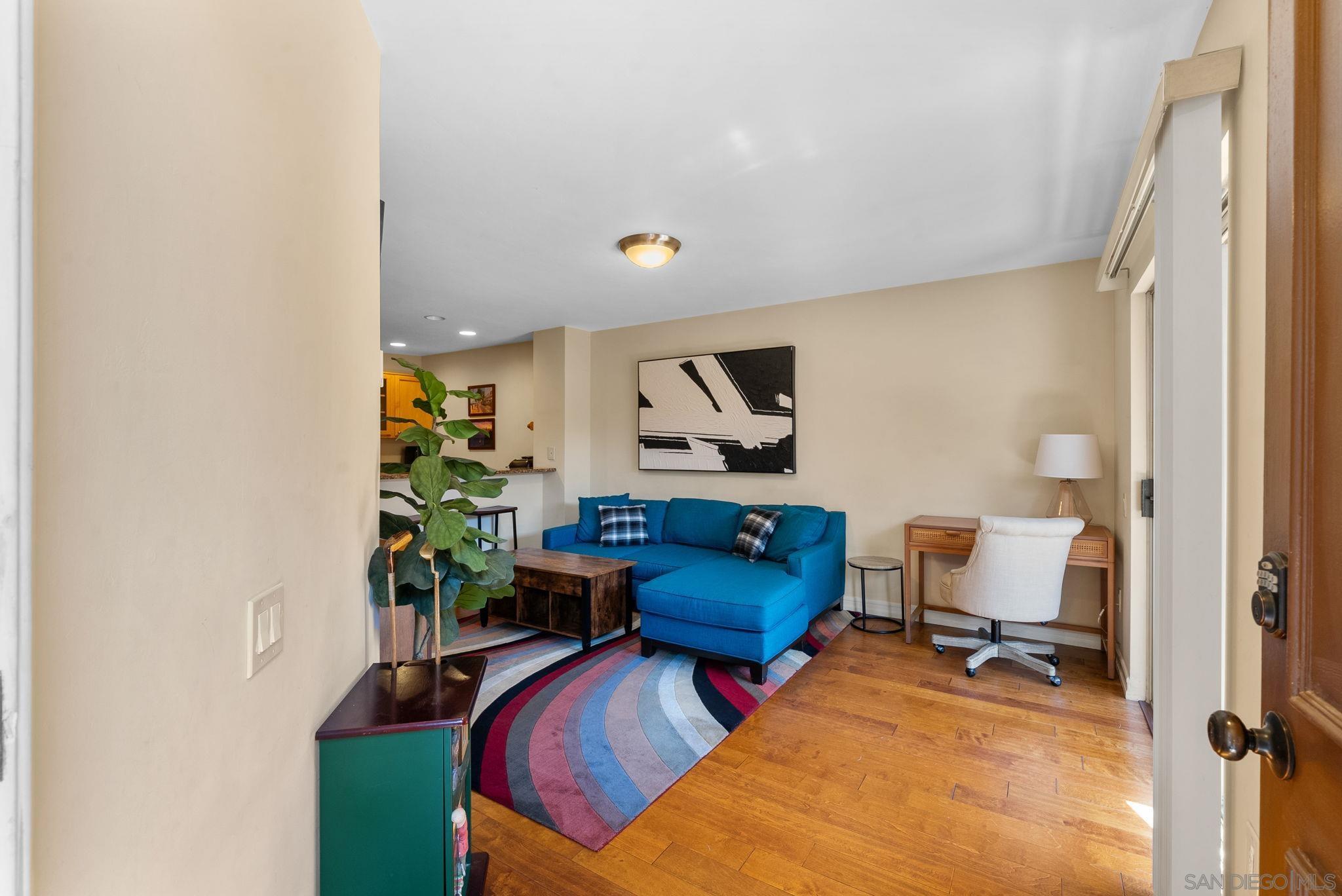 Detail Gallery Image 4 of 21 For 15273  Maturin Dr 28, San Diego,  CA 92127 - 1 Beds | 1 Baths