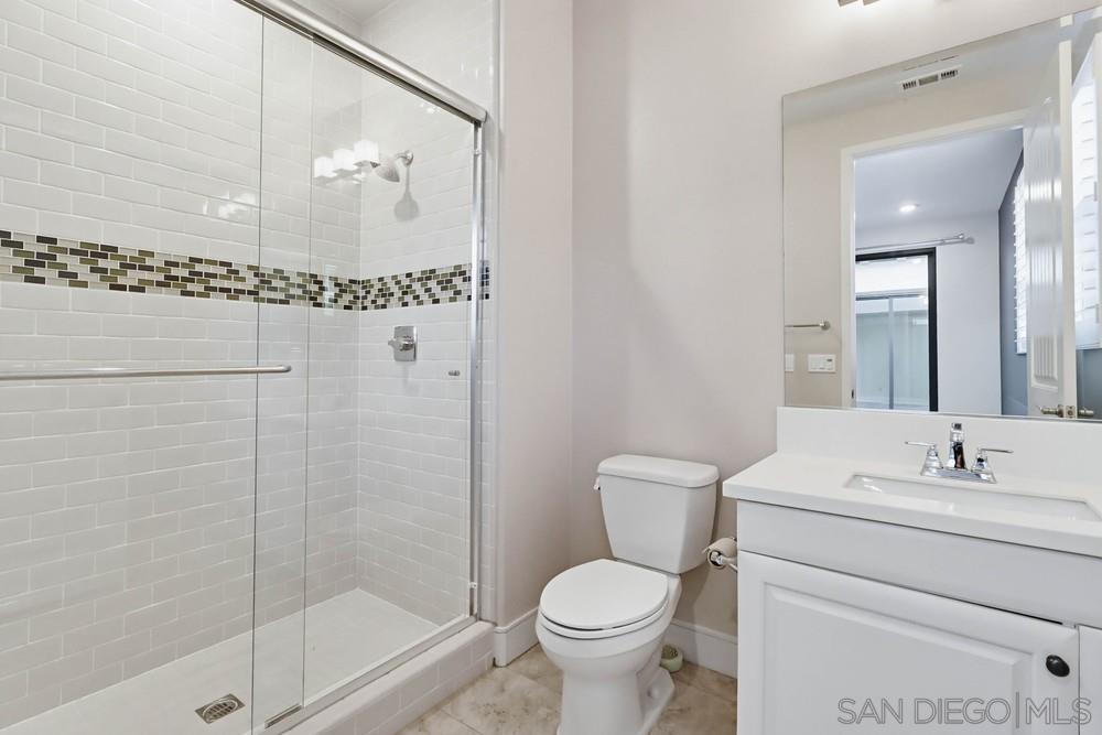 Detail Gallery Image 18 of 43 For 6798  Kenmar Way, San Diego,  CA 92130 - 5 Beds | 4/1 Baths