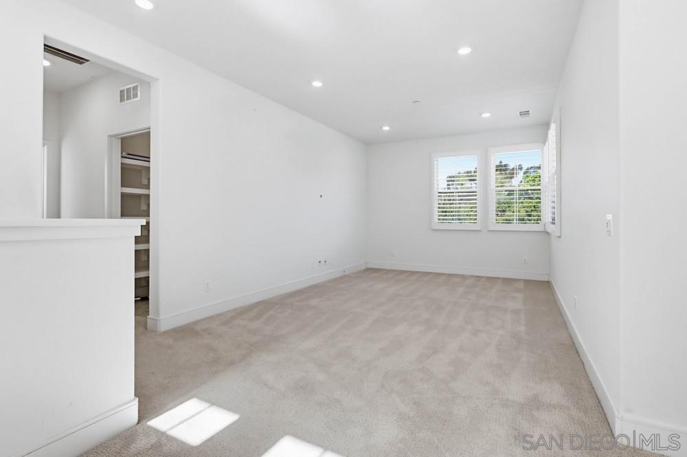 Detail Gallery Image 23 of 43 For 6798  Kenmar Way, San Diego,  CA 92130 - 5 Beds | 4/1 Baths