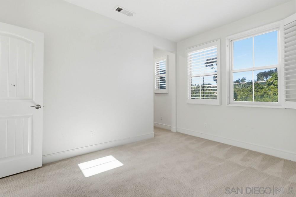 Detail Gallery Image 29 of 43 For 6798  Kenmar Way, San Diego,  CA 92130 - 5 Beds | 4/1 Baths