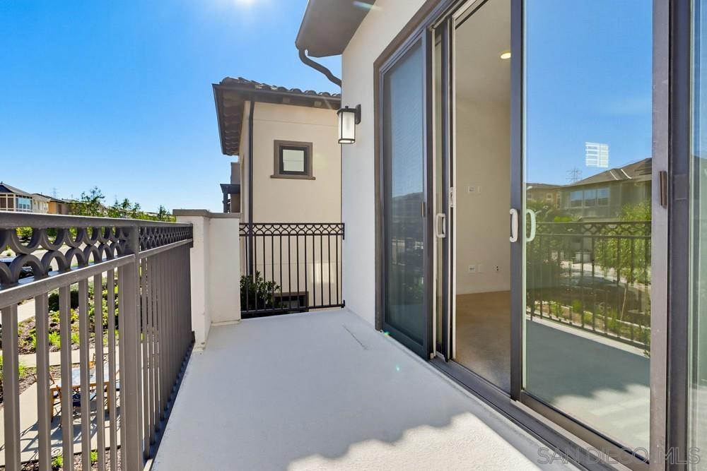 Detail Gallery Image 34 of 43 For 6798  Kenmar Way, San Diego,  CA 92130 - 5 Beds | 4/1 Baths