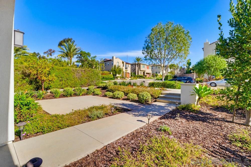 Detail Gallery Image 6 of 43 For 6798  Kenmar Way, San Diego,  CA 92130 - 5 Beds | 4/1 Baths