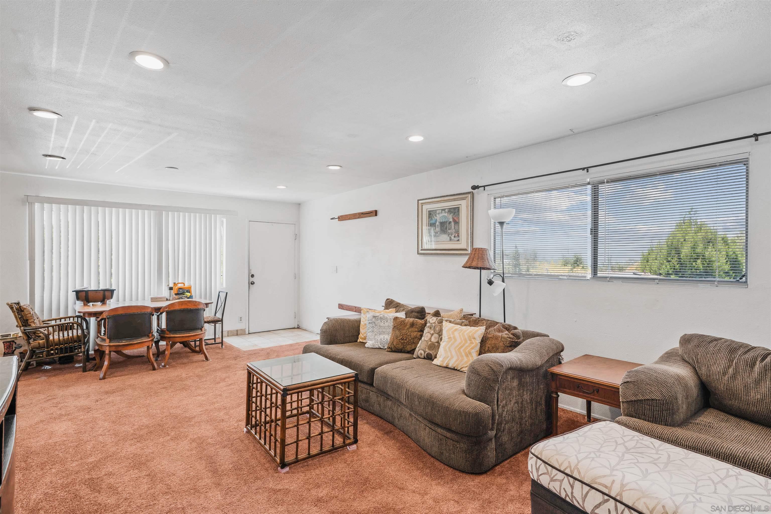 Detail Gallery Image 4 of 38 For 3964  Manzanita Dr, San Diego,  CA 92105 - – Beds | – Baths