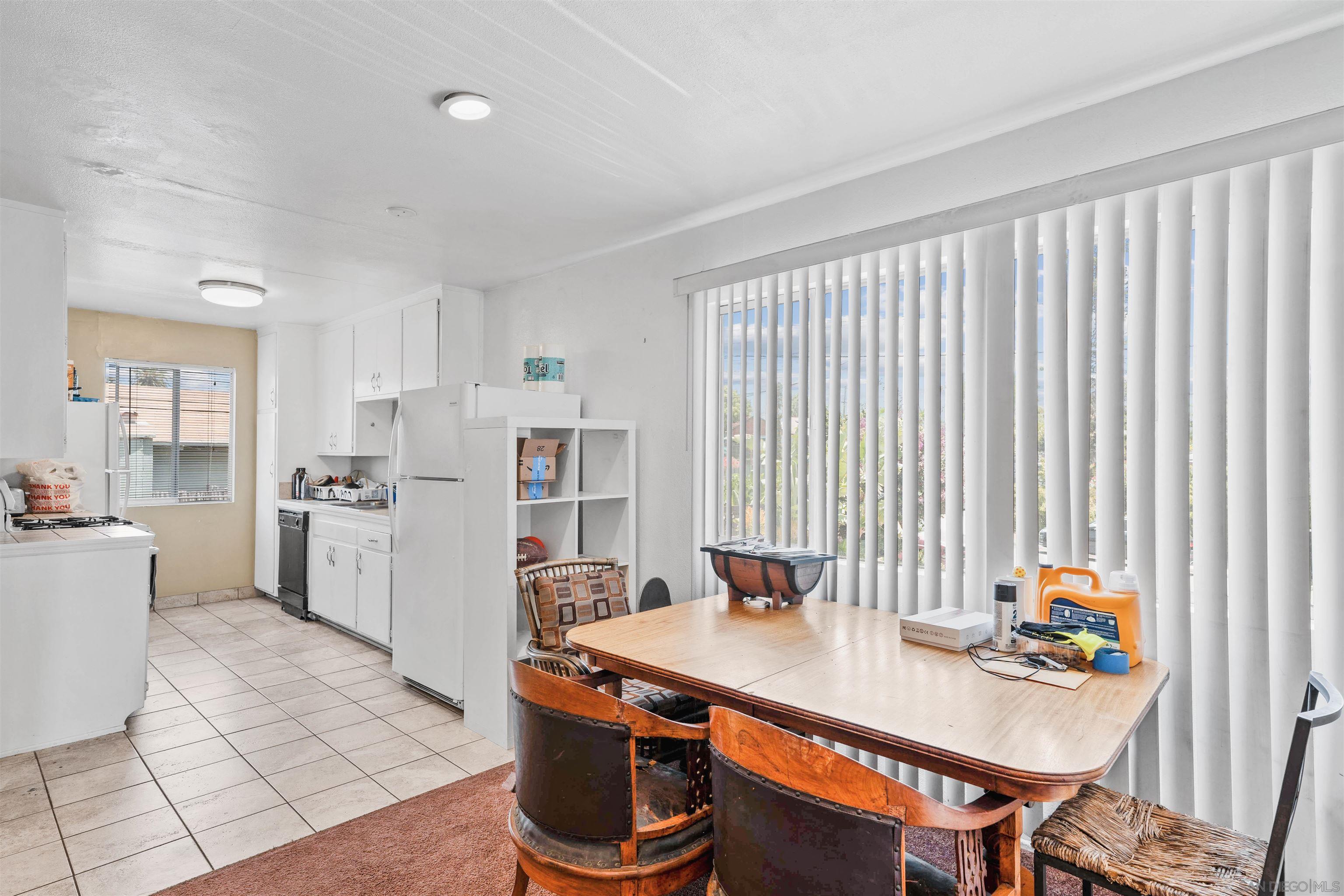 Detail Gallery Image 7 of 38 For 3964  Manzanita Dr, San Diego,  CA 92105 - – Beds | – Baths