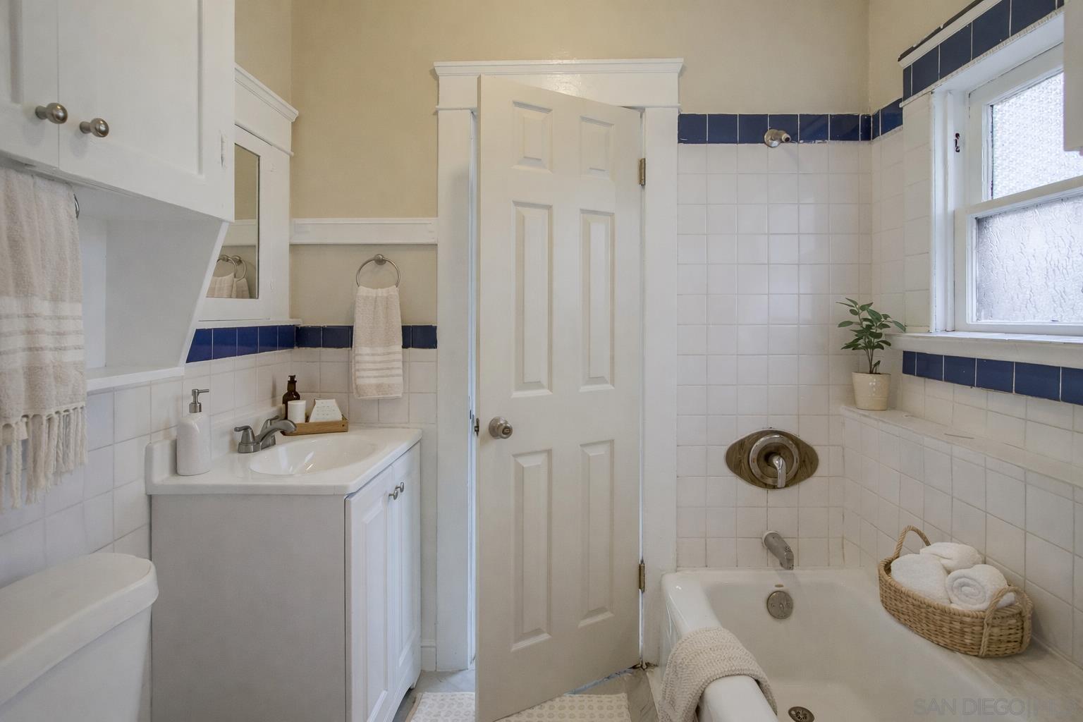 Detail Gallery Image 16 of 23 For 4334  41st, San Diego,  CA 92105 - 2 Beds | 1 Baths