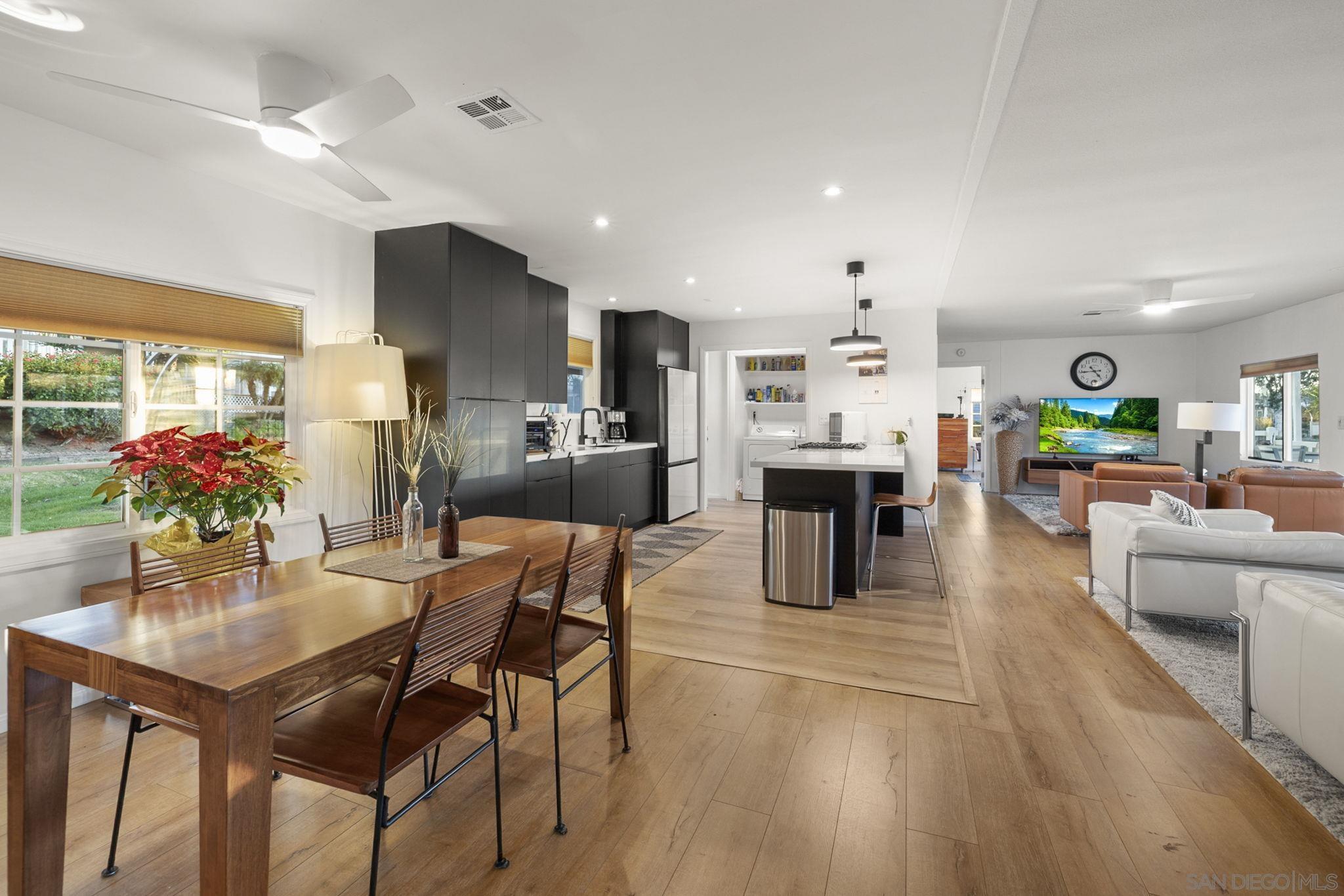 Detail Gallery Image 8 of 49 For 7023  San Carlos St  #75,  Carlsbad,  CA 92011 - 2 Beds | 2 Baths