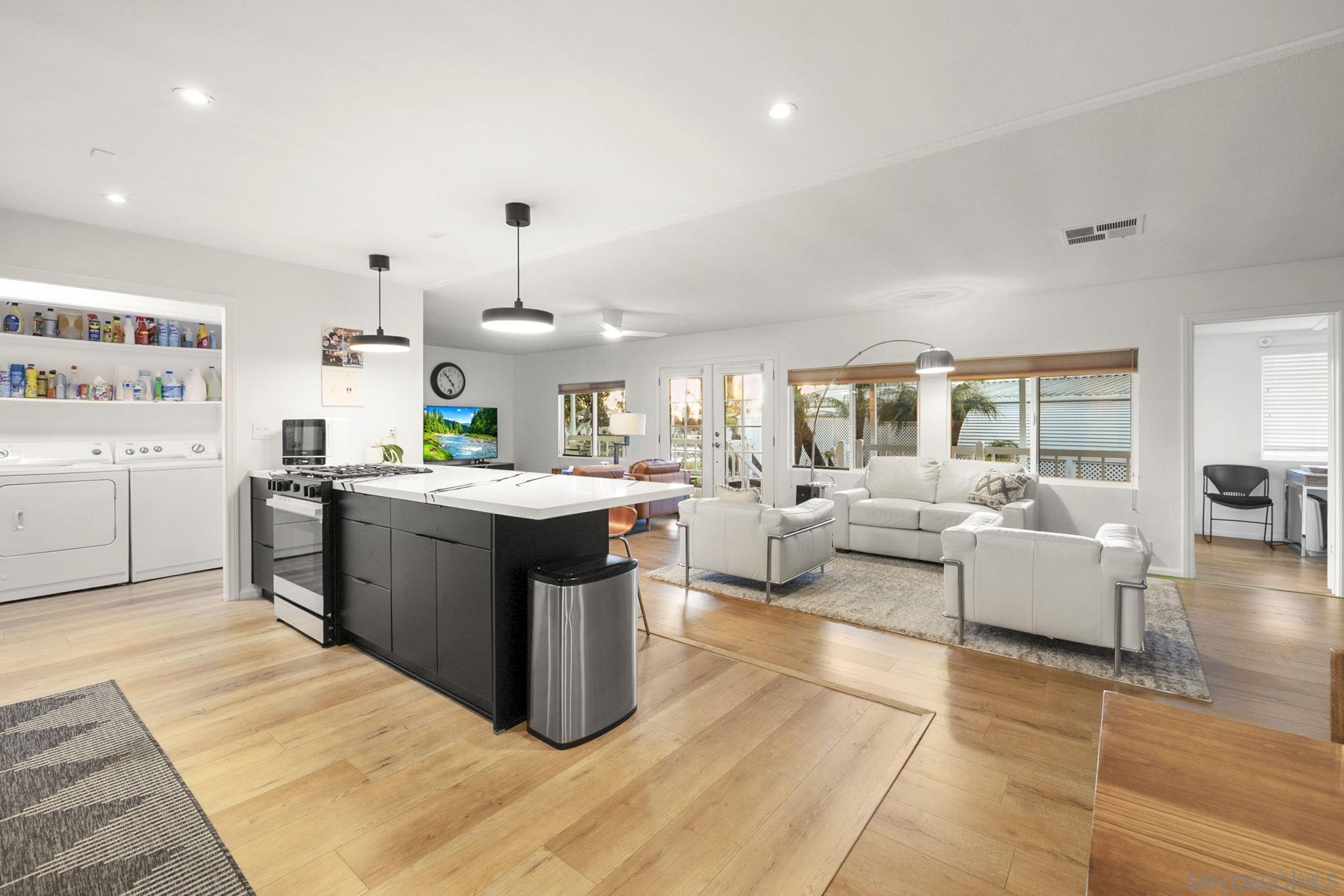 Detail Gallery Image 9 of 49 For 7023  San Carlos St  #75,  Carlsbad,  CA 92011 - 2 Beds | 2 Baths