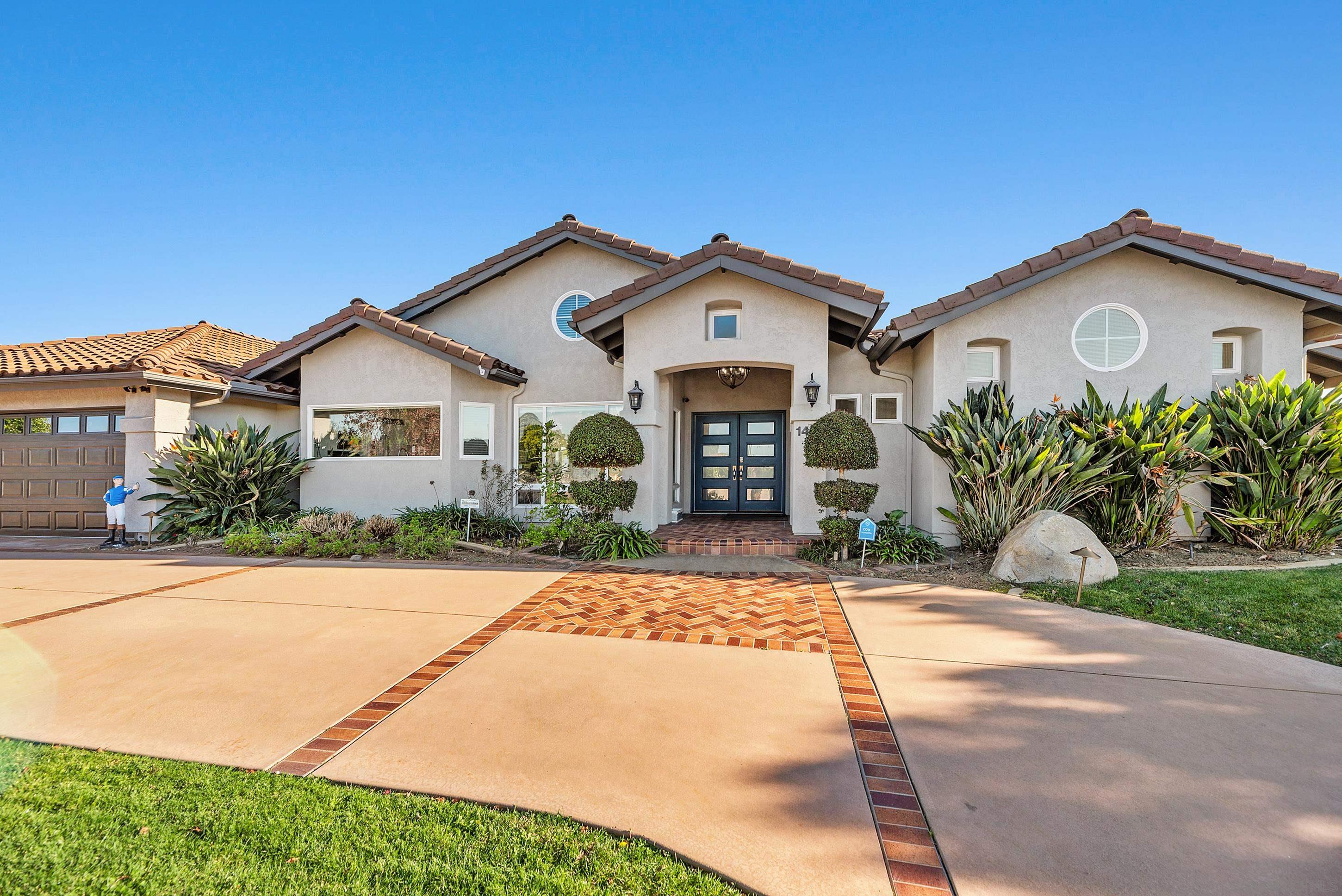 Detail Gallery Image 3 of 59 For 1427  Buckskin Dr, Escondido,  CA 92029 - 5 Beds | 2/1 Baths