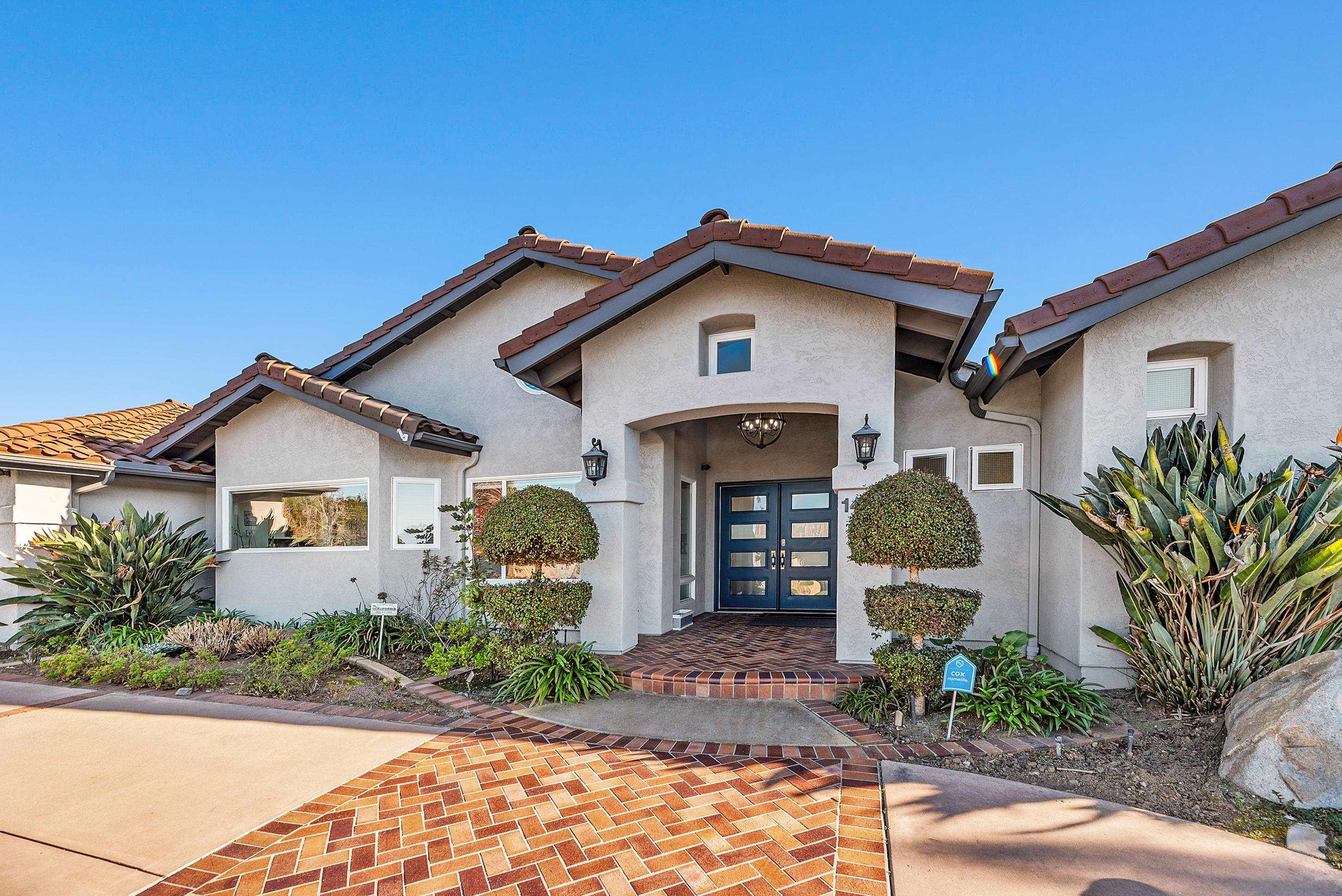 Detail Gallery Image 5 of 59 For 1427  Buckskin Dr, Escondido,  CA 92029 - 5 Beds | 2/1 Baths