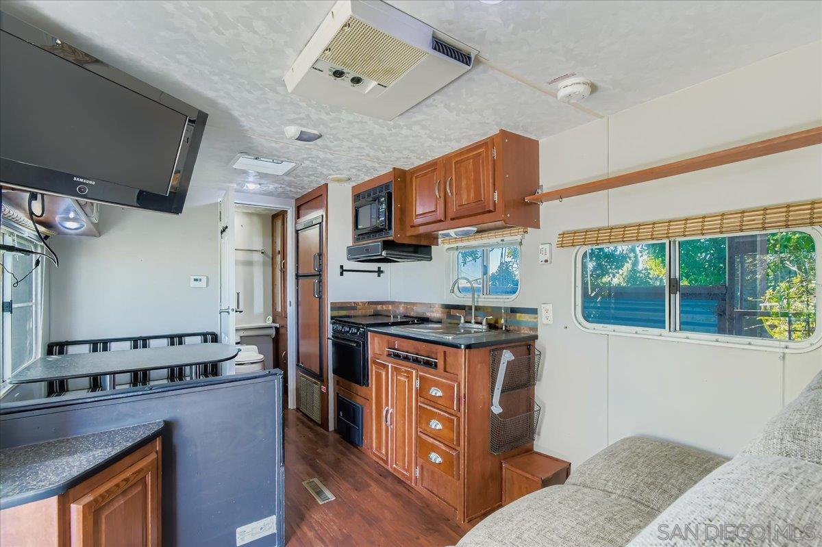 Detail Gallery Image 26 of 38 For 3275 E Virgo Rd, San Diego,  CA 92105 - 3 Beds | 2 Baths