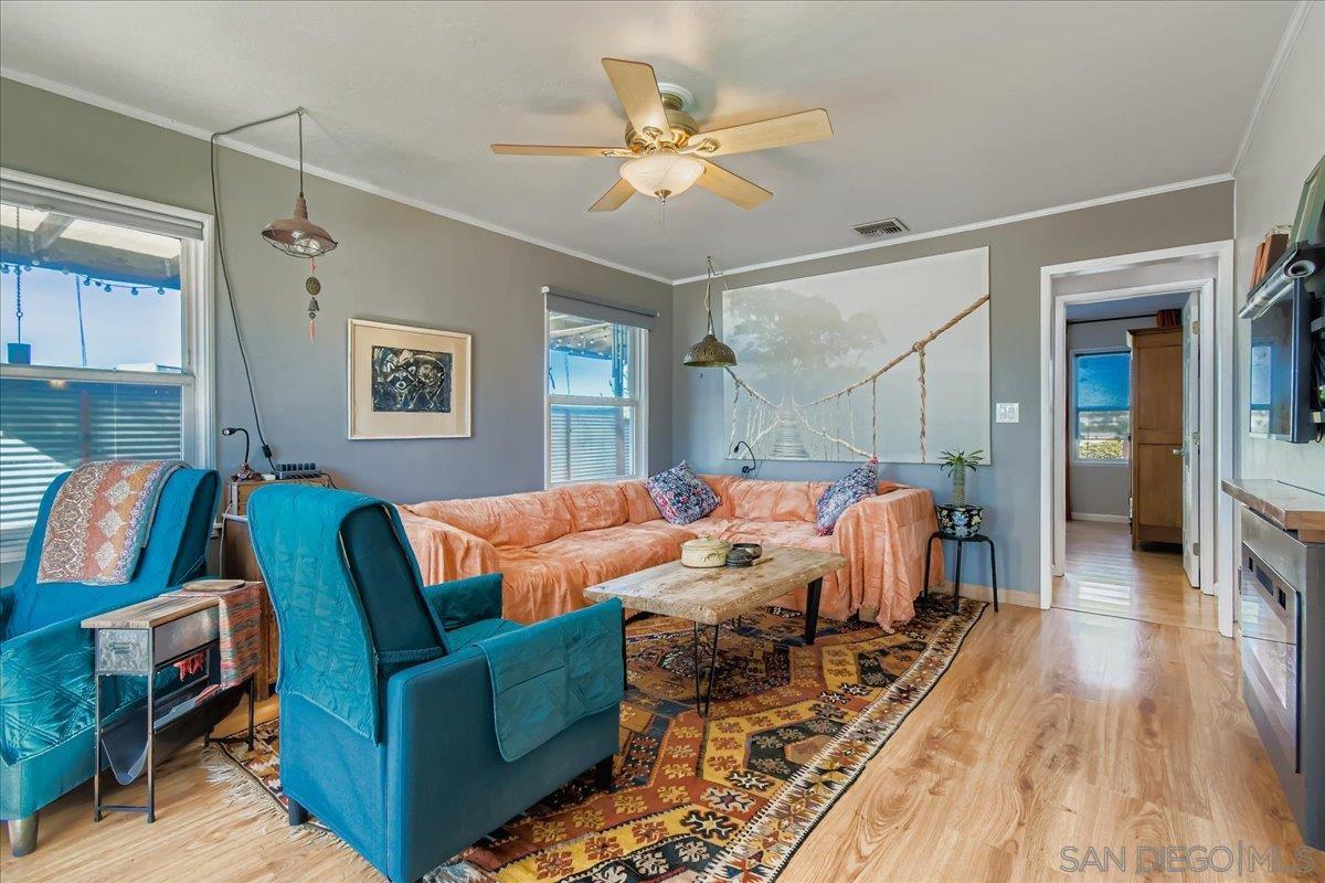 Detail Gallery Image 4 of 38 For 3275 E Virgo Rd, San Diego,  CA 92105 - 3 Beds | 2 Baths