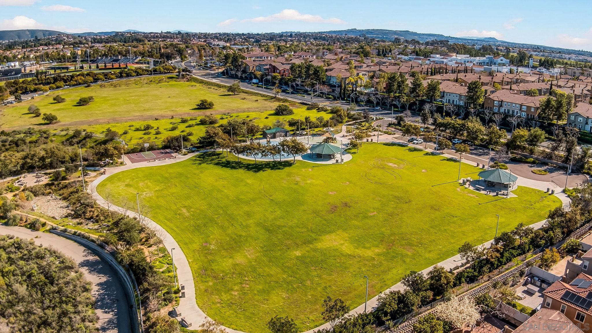 Detail Gallery Image 4 of 33 For 7708  Caminito Liliana, San Diego,  CA 92129 - 4 Beds | 3/1 Baths