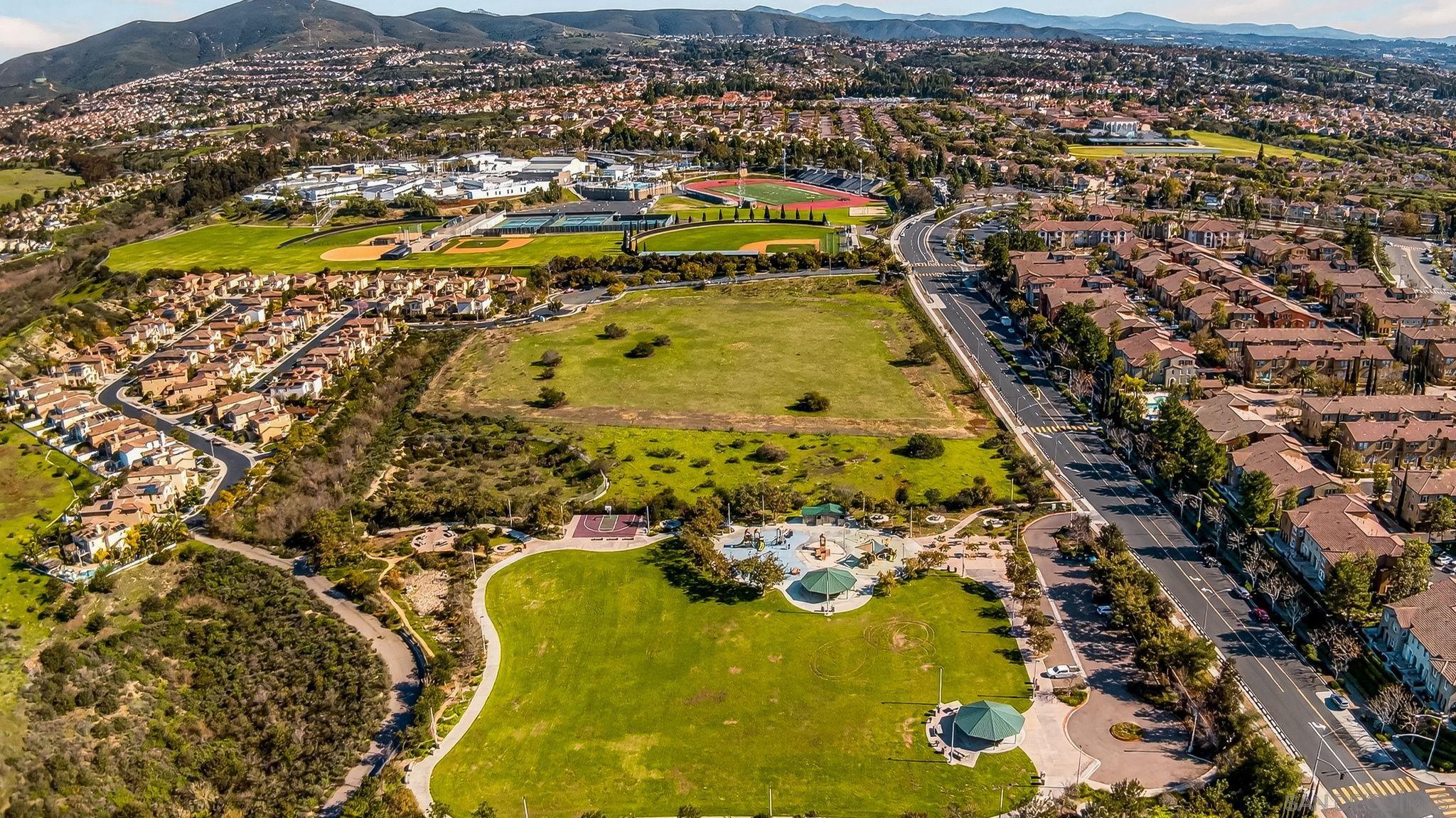 Detail Gallery Image 6 of 33 For 7708  Caminito Liliana, San Diego,  CA 92129 - 4 Beds | 3/1 Baths