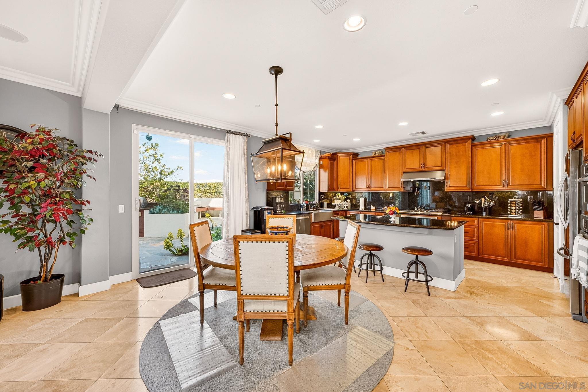 Detail Gallery Image 10 of 33 For 7708  Caminito Liliana, San Diego,  CA 92129 - 4 Beds | 3/1 Baths