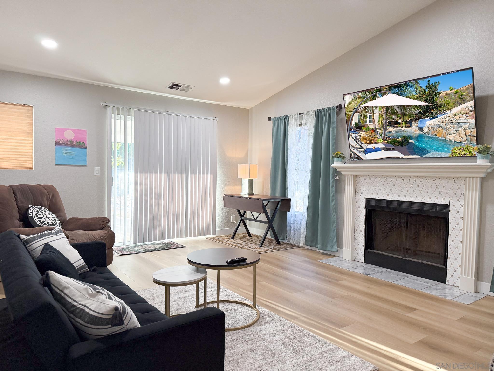 Detail Gallery Image 13 of 39 For 1457  Fallsview Place, Escondido,  CA 92027 - 3 Beds | 2 Baths