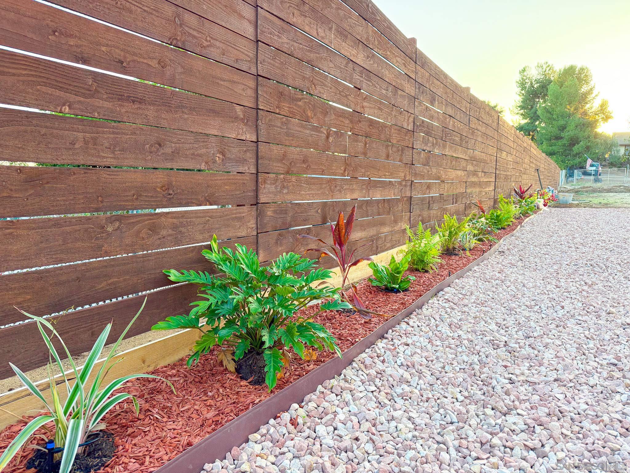Detail Gallery Image 35 of 39 For 1457  Fallsview Place, Escondido,  CA 92027 - 3 Beds | 2 Baths