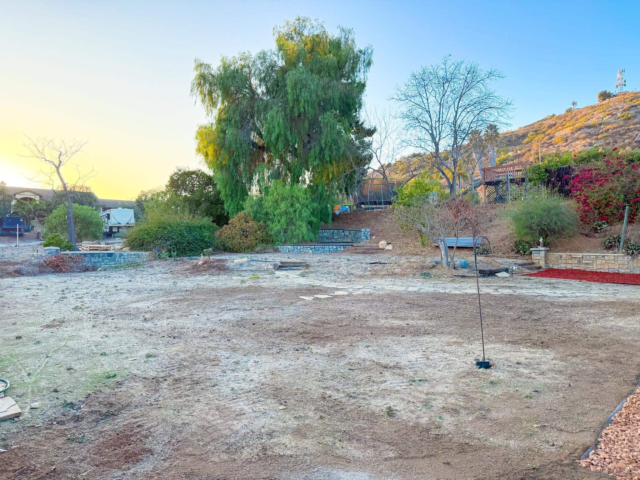 Detail Gallery Image 37 of 39 For 1457  Fallsview Place, Escondido,  CA 92027 - 3 Beds | 2 Baths