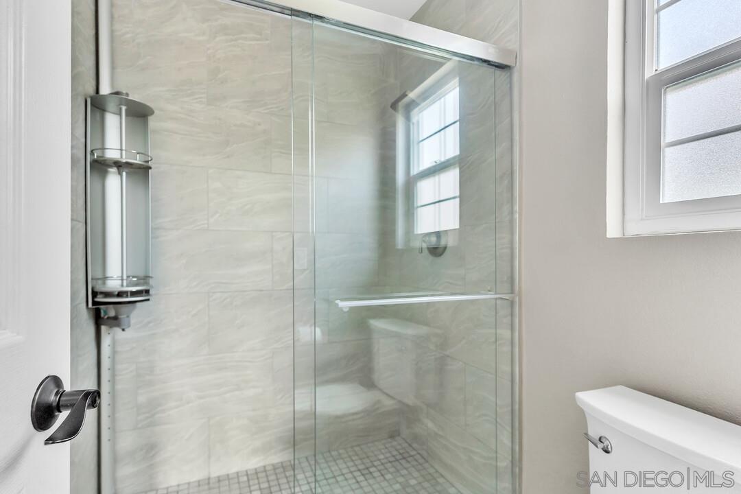 Detail Gallery Image 19 of 33 For 10572  Rancho Carmel Dr, San Diego,  CA 92128 - 3 Beds | 2/1 Baths