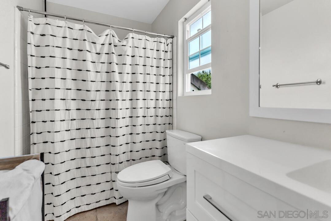Detail Gallery Image 21 of 33 For 10572  Rancho Carmel Dr, San Diego,  CA 92128 - 3 Beds | 2/1 Baths