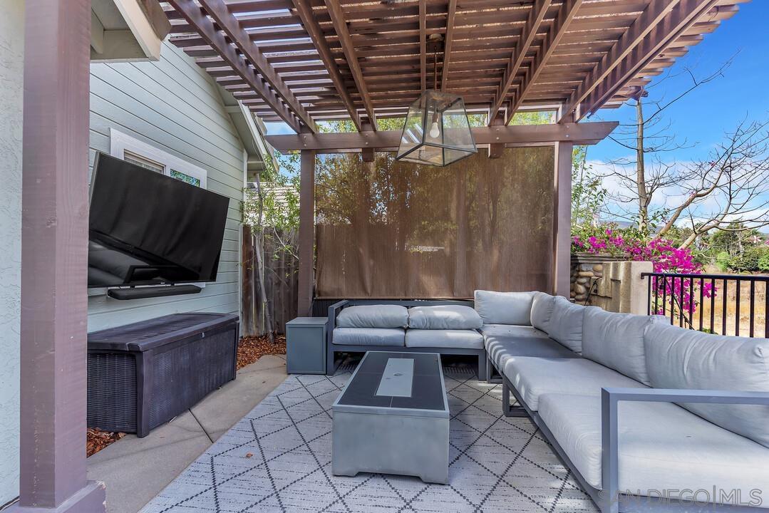 Detail Gallery Image 26 of 33 For 10572  Rancho Carmel Dr, San Diego,  CA 92128 - 3 Beds | 2/1 Baths