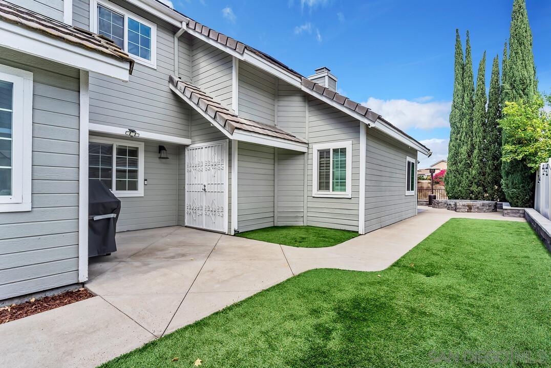 Detail Gallery Image 4 of 33 For 10572  Rancho Carmel Dr, San Diego,  CA 92128 - 3 Beds | 2/1 Baths