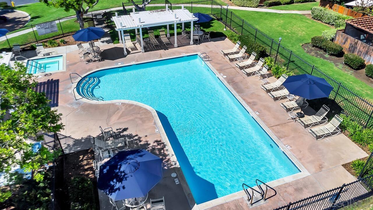 Detail Gallery Image 31 of 33 For 10572  Rancho Carmel Dr, San Diego,  CA 92128 - 3 Beds | 2/1 Baths