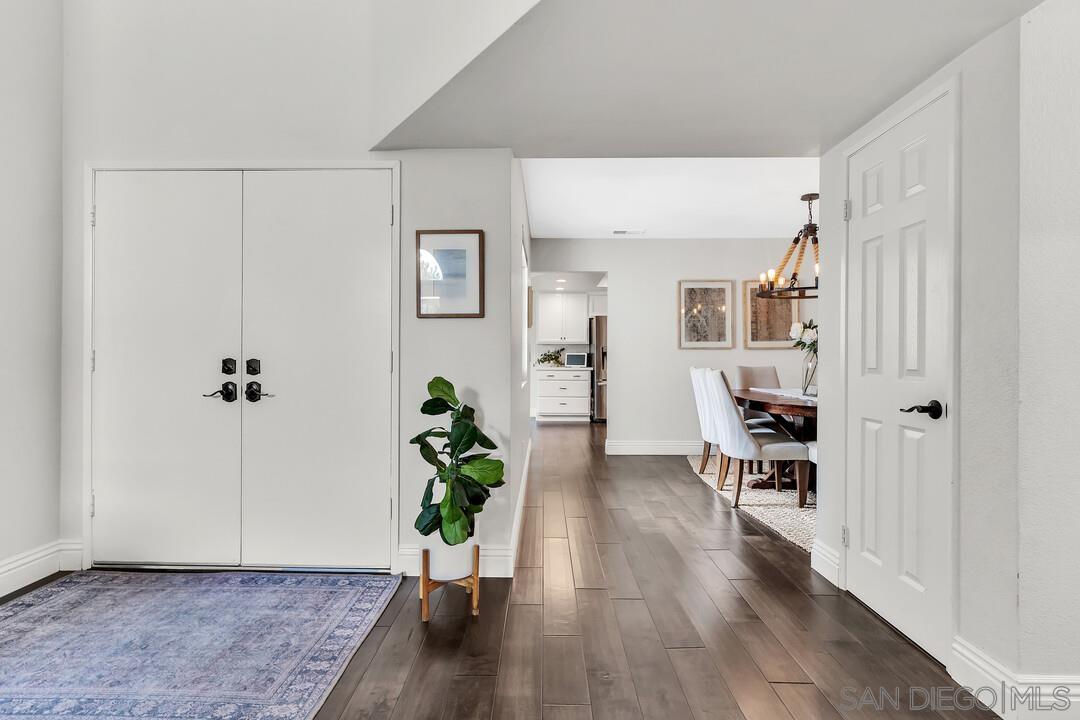 Detail Gallery Image 8 of 33 For 10572  Rancho Carmel Dr, San Diego,  CA 92128 - 3 Beds | 2/1 Baths