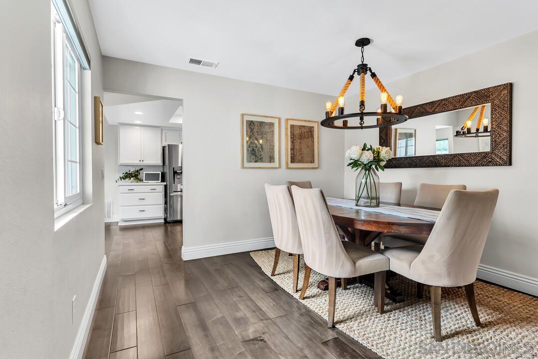 Detail Gallery Image 9 of 33 For 10572  Rancho Carmel Dr, San Diego,  CA 92128 - 3 Beds | 2/1 Baths