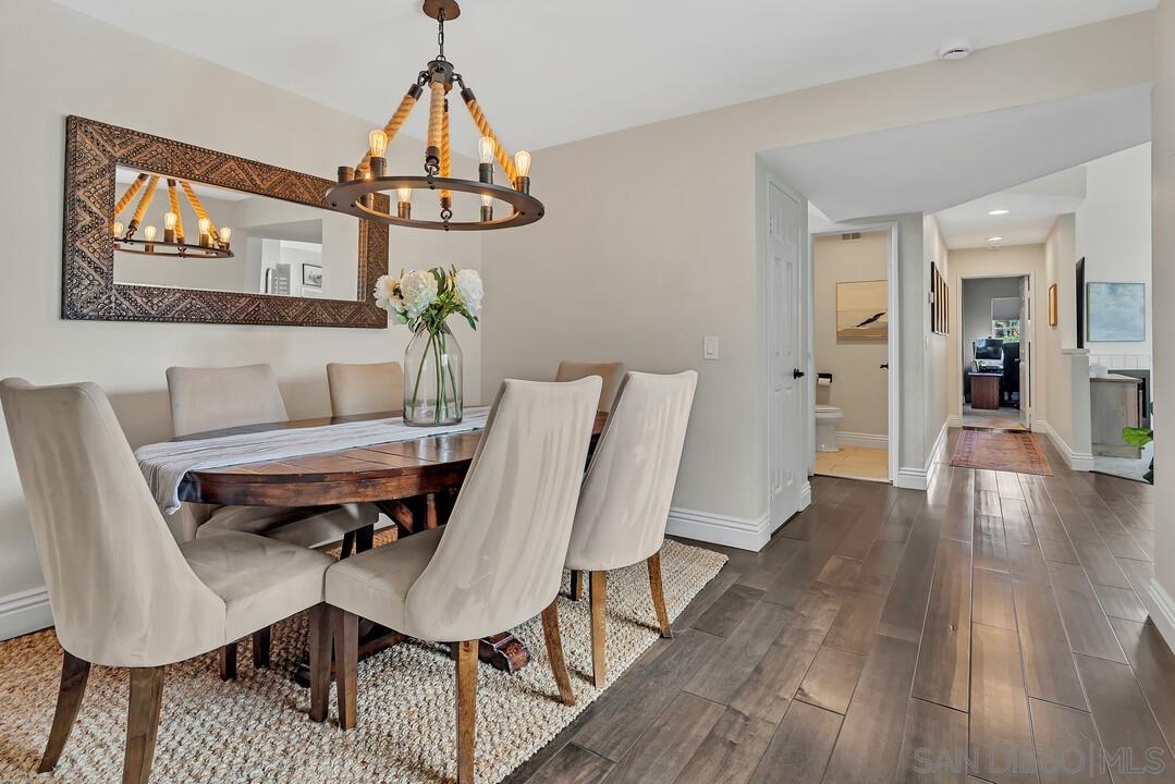 Detail Gallery Image 10 of 33 For 10572  Rancho Carmel Dr, San Diego,  CA 92128 - 3 Beds | 2/1 Baths