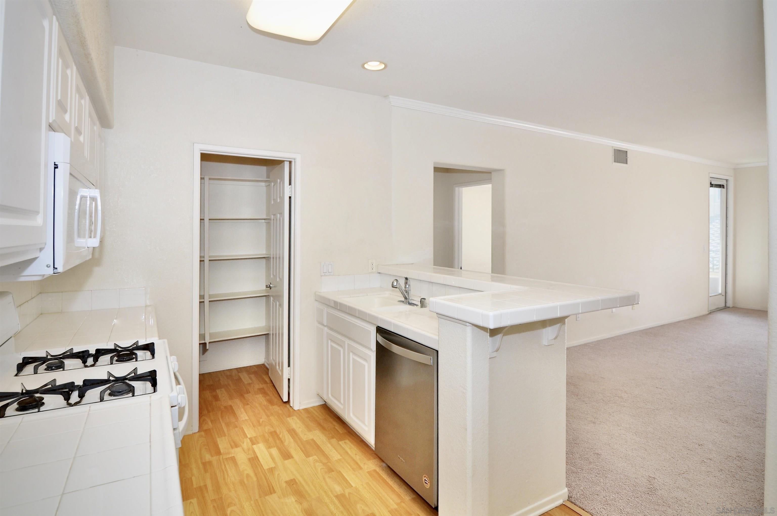 Detail Gallery Image 12 of 53 For 10840  Scripps Ranch Blvd  #206,  San Diego,  CA 92131 - 1 Beds | 1 Baths