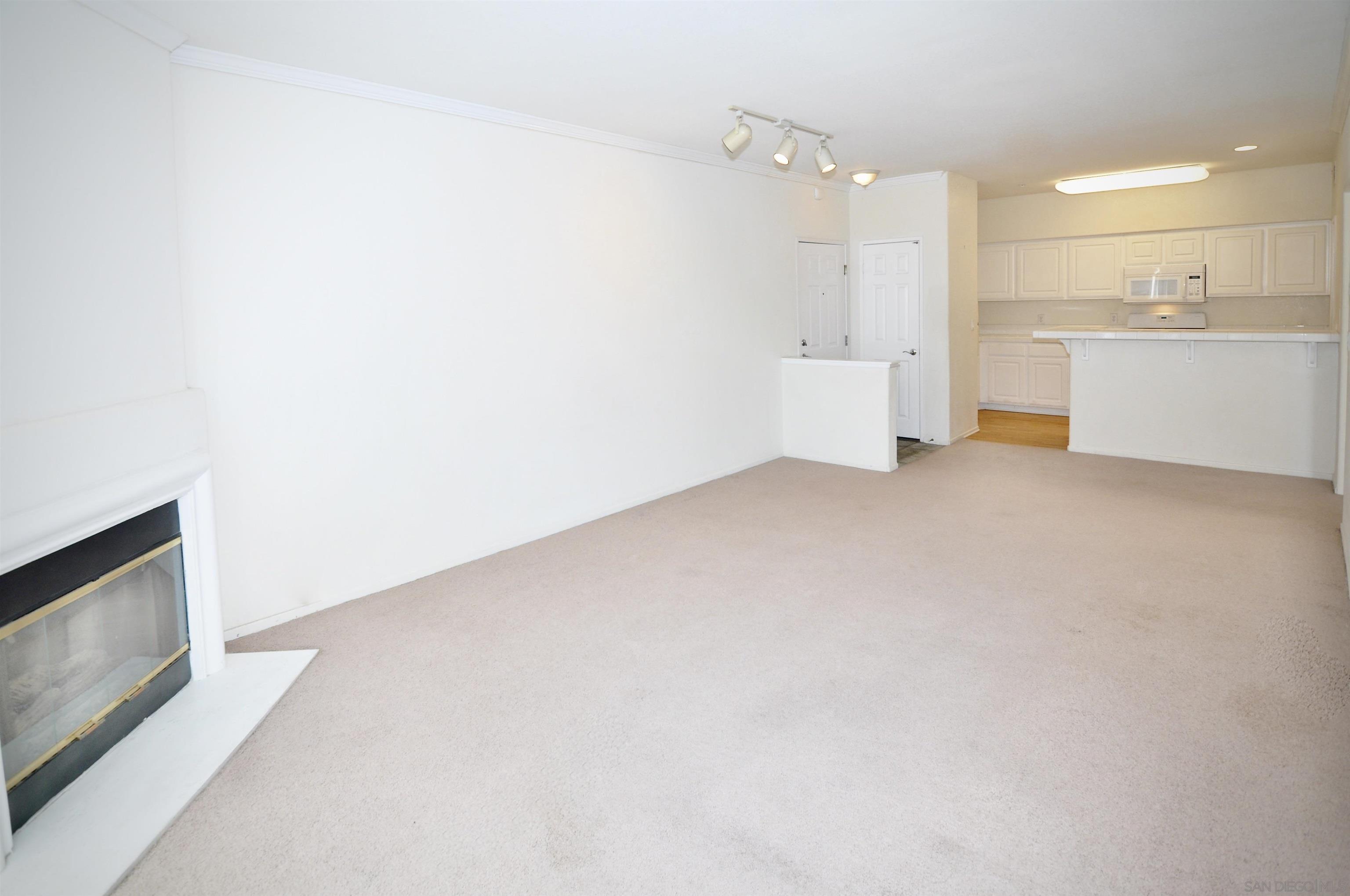 Detail Gallery Image 8 of 53 For 10840  Scripps Ranch Blvd  #206,  San Diego,  CA 92131 - 1 Beds | 1 Baths