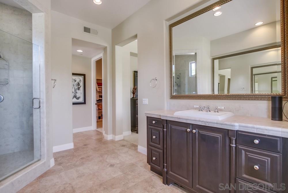 Detail Gallery Image 14 of 51 For 14190  Green Valley Ct, San Diego,  CA 92131 - 6 Beds | 4/1 Baths