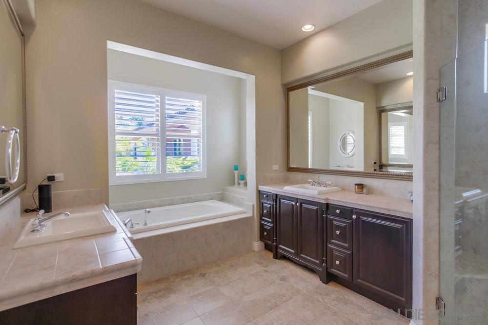 Detail Gallery Image 15 of 51 For 14190  Green Valley Ct, San Diego,  CA 92131 - 6 Beds | 4/1 Baths