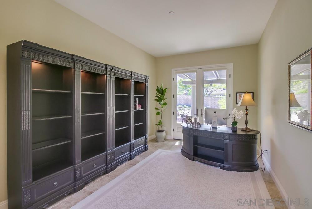 Detail Gallery Image 17 of 51 For 14190  Green Valley Ct, San Diego,  CA 92131 - 6 Beds | 4/1 Baths