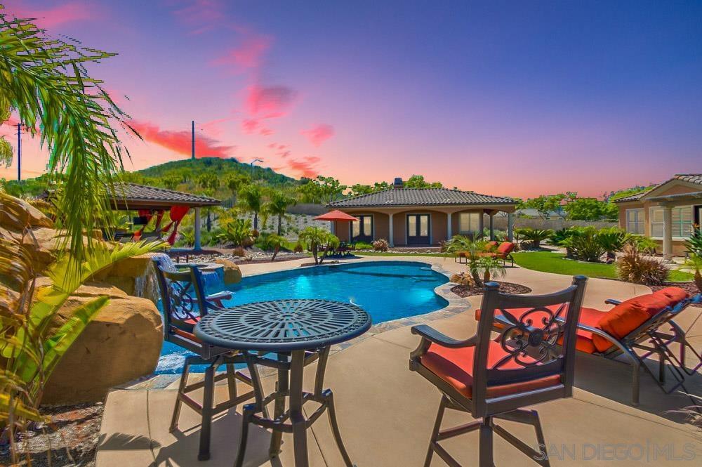 Detail Gallery Image 3 of 51 For 14190  Green Valley Ct, San Diego,  CA 92131 - 6 Beds | 4/1 Baths