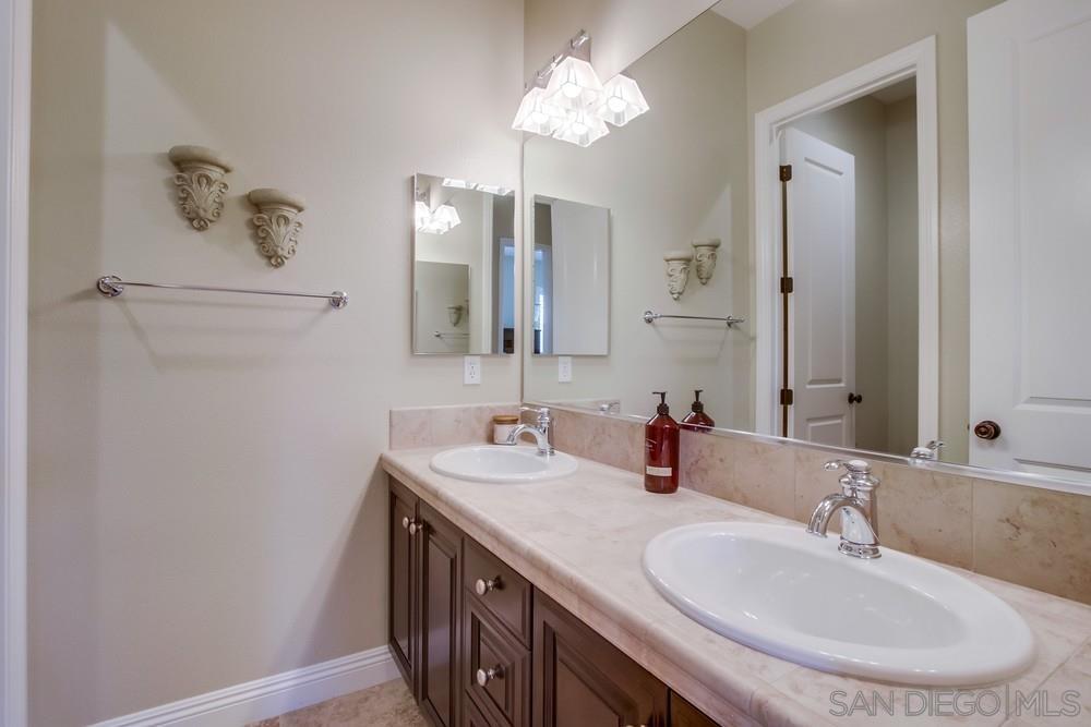 Detail Gallery Image 22 of 51 For 14190  Green Valley Ct, San Diego,  CA 92131 - 6 Beds | 4/1 Baths