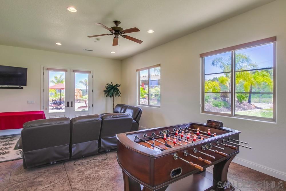 Detail Gallery Image 28 of 51 For 14190  Green Valley Ct, San Diego,  CA 92131 - 6 Beds | 4/1 Baths