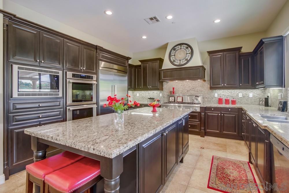 Detail Gallery Image 9 of 51 For 14190  Green Valley Ct, San Diego,  CA 92131 - 6 Beds | 4/1 Baths