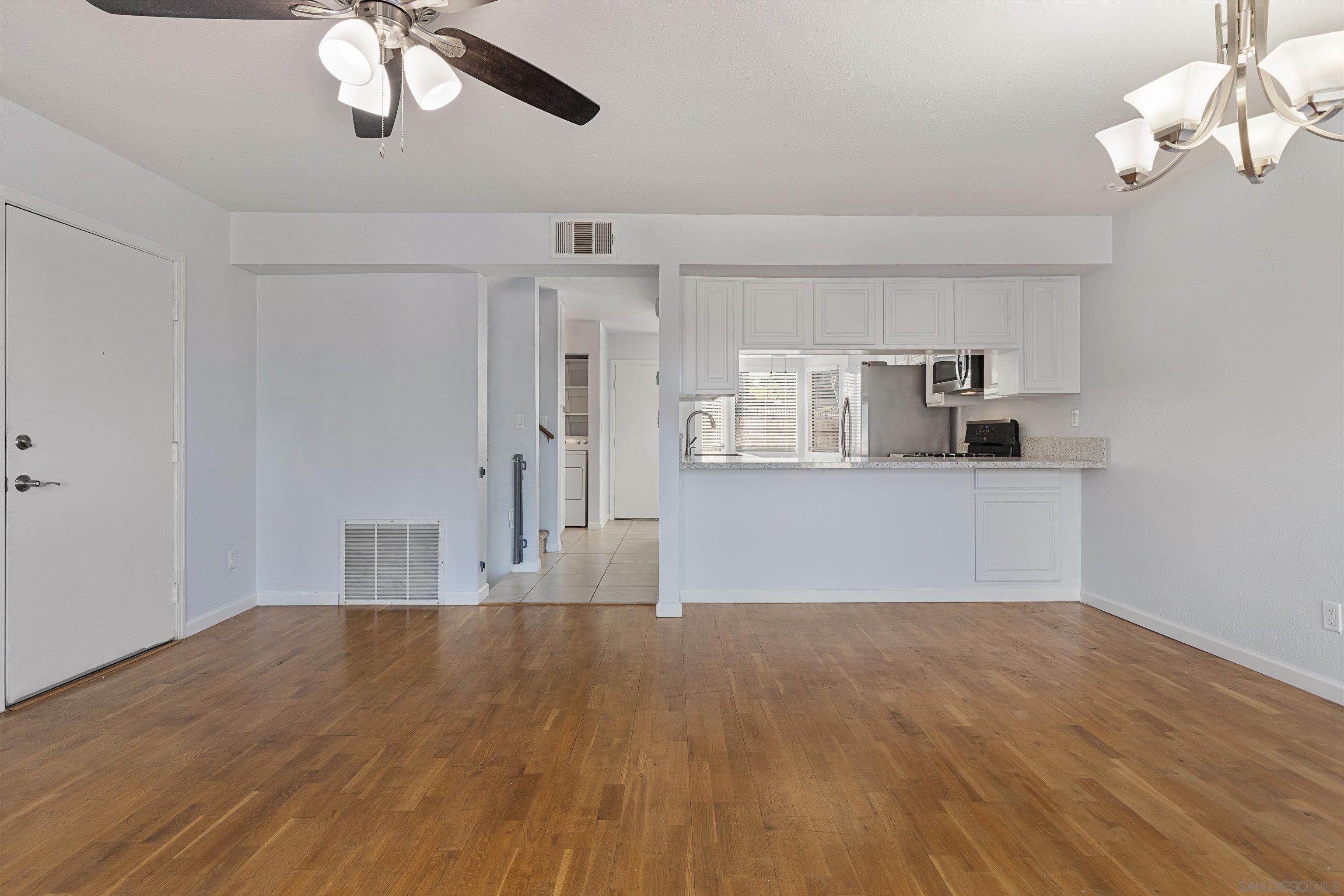 Detail Gallery Image 12 of 43 For 8535  Paradise Valley Rd  #4,  Spring Valley,  CA 91977 - 3 Beds | 2/1 Baths