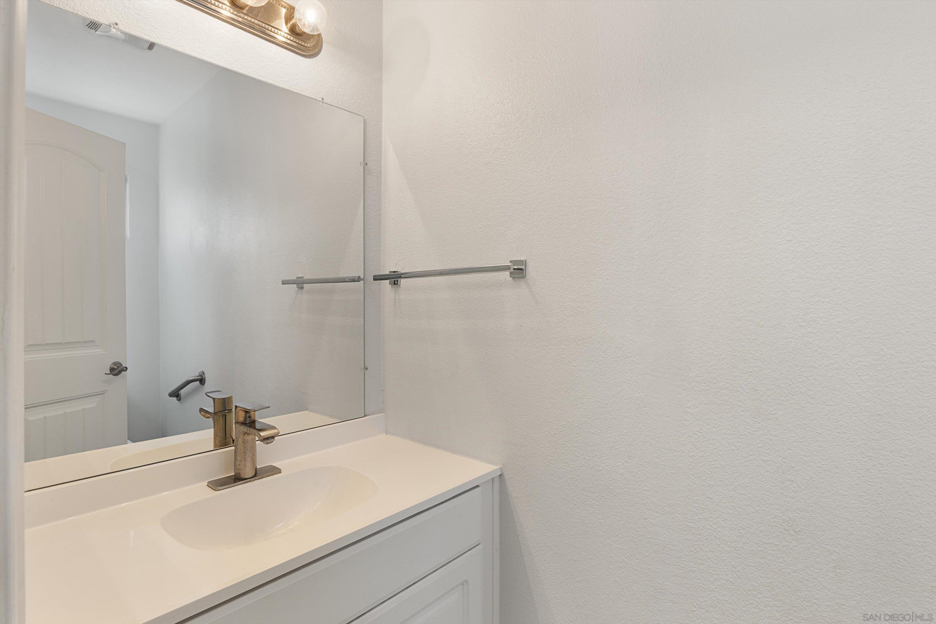 Detail Gallery Image 22 of 43 For 8535  Paradise Valley Rd  #4,  Spring Valley,  CA 91977 - 3 Beds | 2/1 Baths