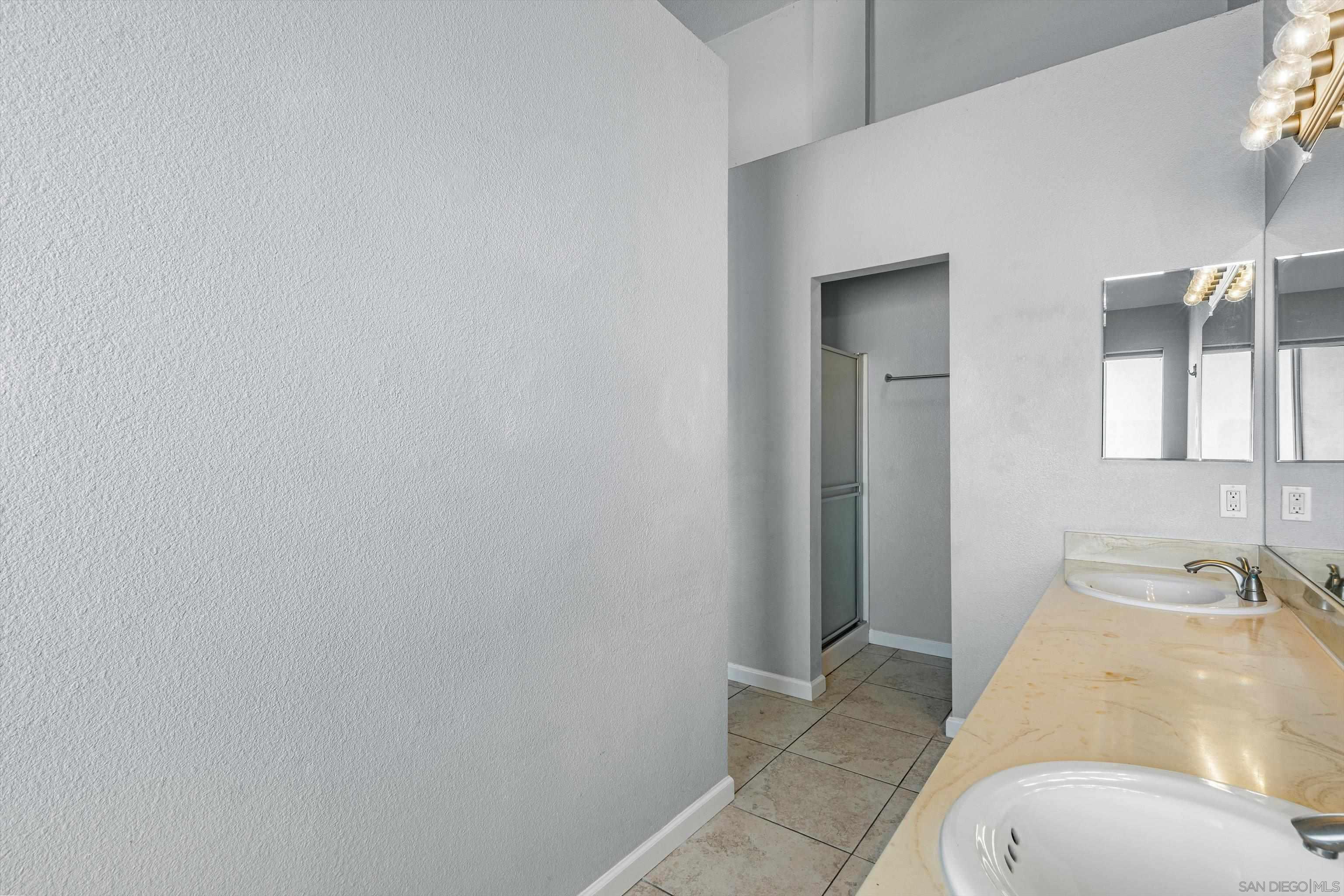 Detail Gallery Image 34 of 43 For 8535  Paradise Valley Rd  #4,  Spring Valley,  CA 91977 - 3 Beds | 2/1 Baths