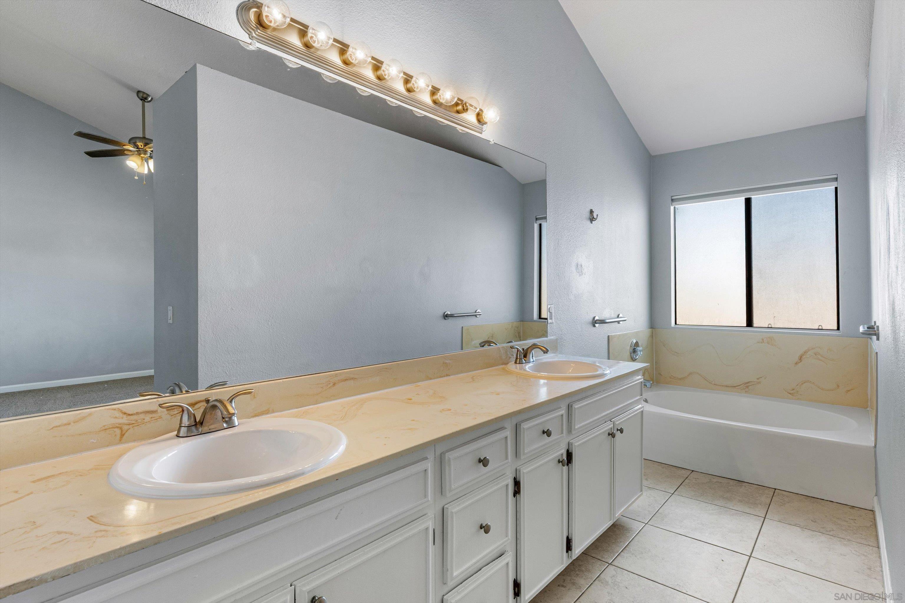 Detail Gallery Image 39 of 43 For 8535  Paradise Valley Rd  #4,  Spring Valley,  CA 91977 - 3 Beds | 2/1 Baths