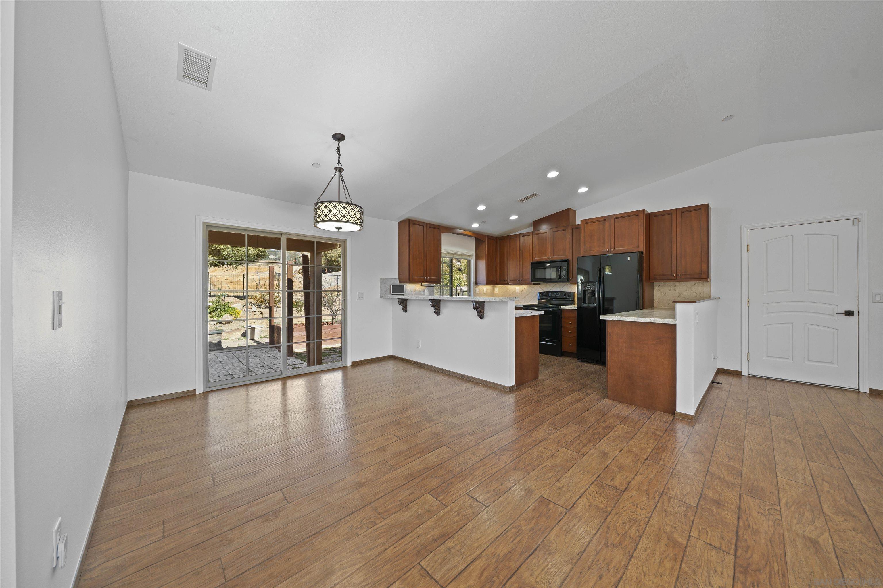 Detail Gallery Image 13 of 64 For 20872  Deerhorn Valley Road, Jamul,  CA 91935 - 4 Beds | 2 Baths