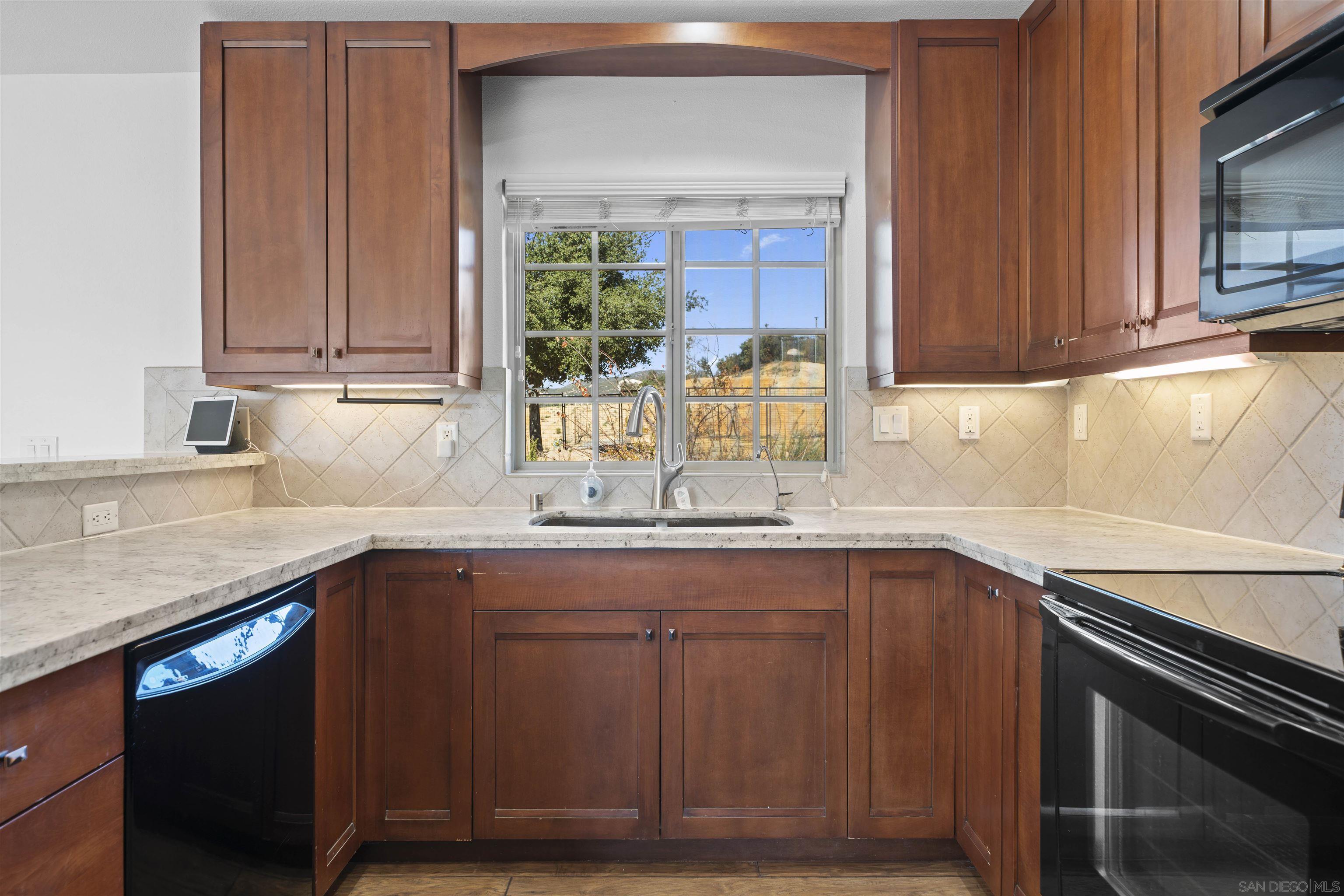 Detail Gallery Image 16 of 64 For 20872  Deerhorn Valley Road, Jamul,  CA 91935 - 4 Beds | 2 Baths