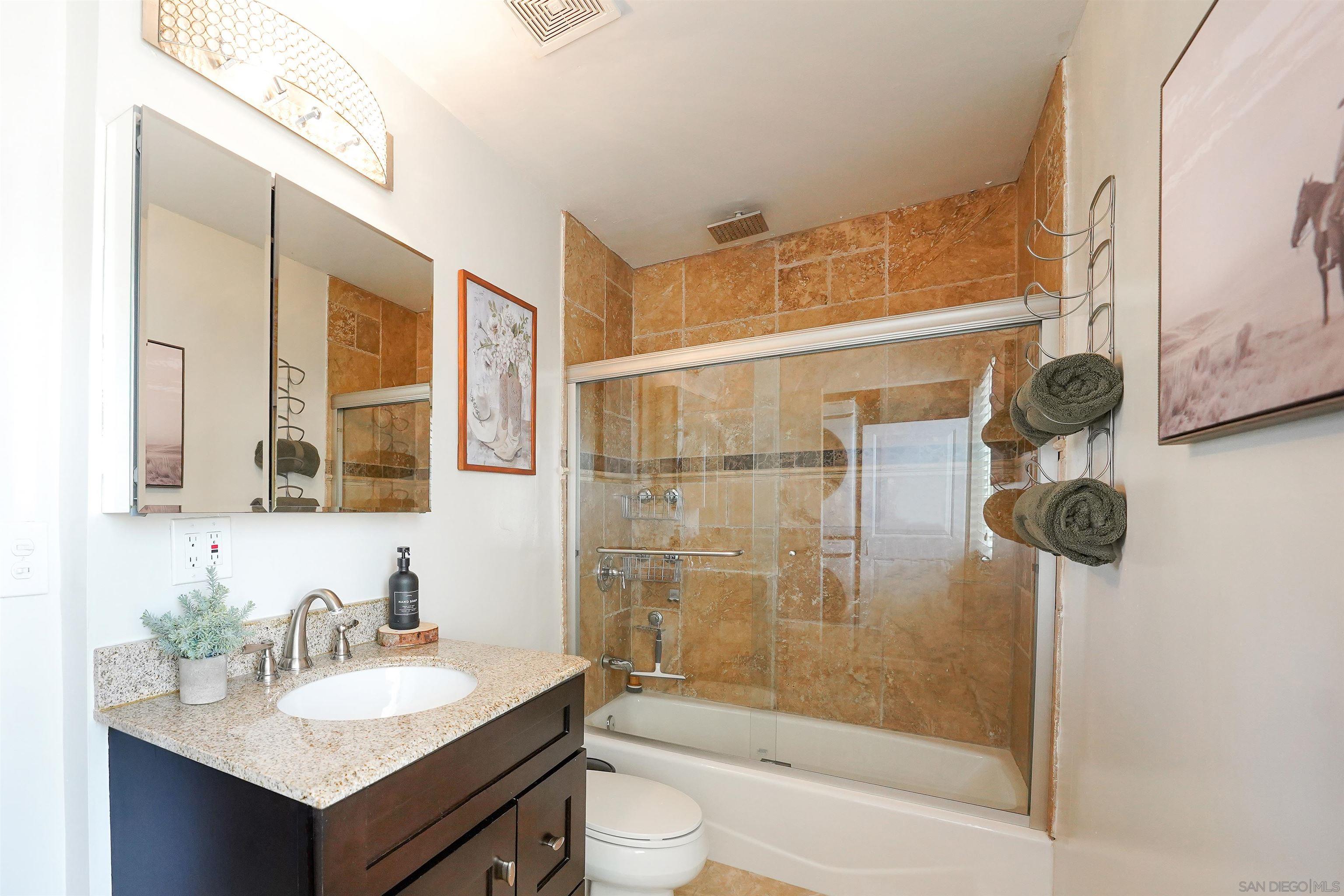 Detail Gallery Image 18 of 29 For 23658  Country Villa Road, Ramona,  CA 92065 - 2 Beds | 2 Baths