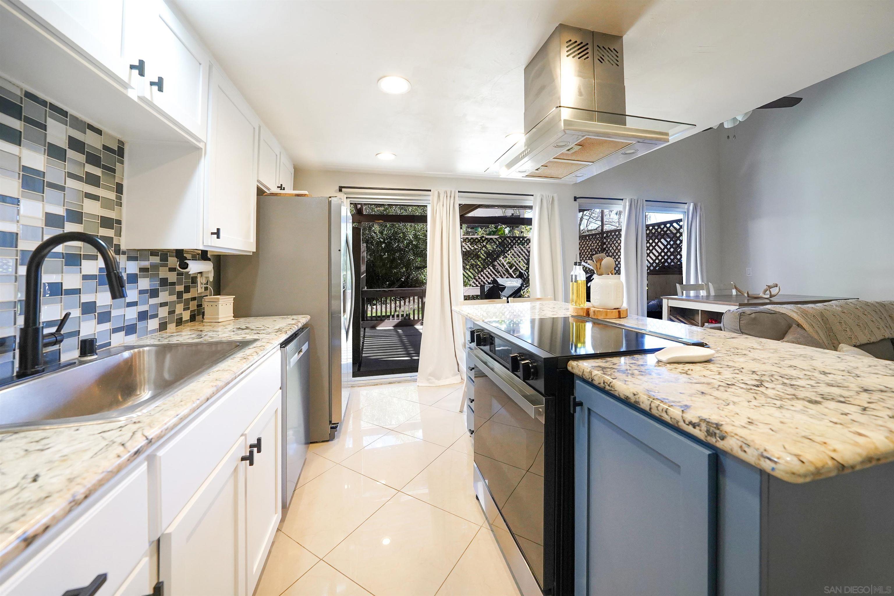 Detail Gallery Image 5 of 29 For 23658  Country Villa Road, Ramona,  CA 92065 - 2 Beds | 2 Baths