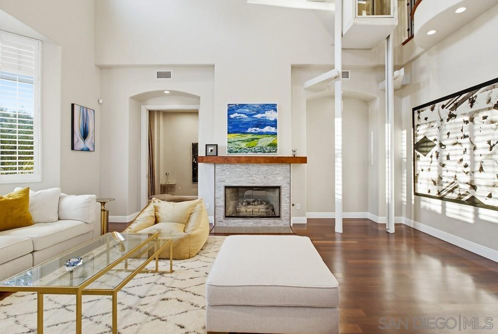 Detail Gallery Image 11 of 75 For 5247  Ocean Breeze Ct, San Diego,  CA 92109 - 5 Beds | 4/1 Baths